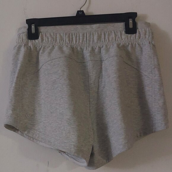 LULULEMON INNER GLOW SHORTS HEATHERED CORE ULTRA LIGHT GREY SIZE 6 - Picture 5 of 13